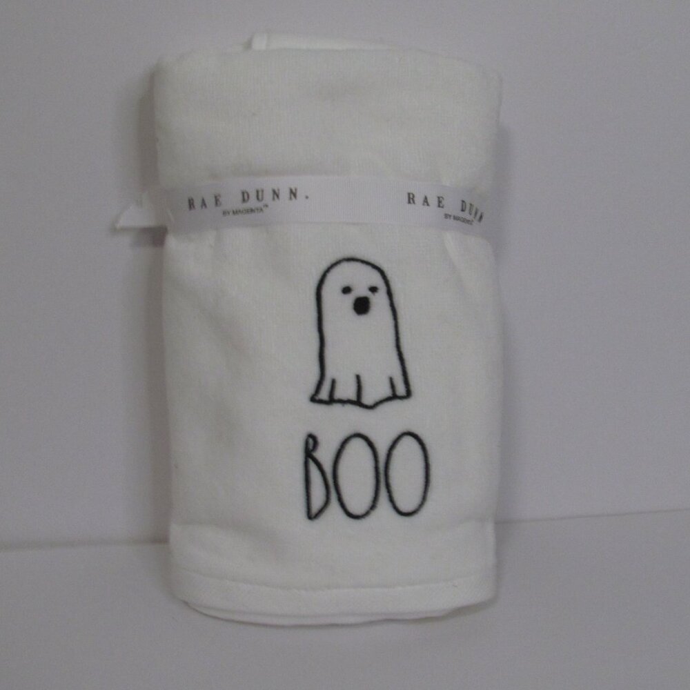 Rae Dunn Set of 2 White Halloween Hand Towels w/ Black Embroidery BOO/Ghosts NWT